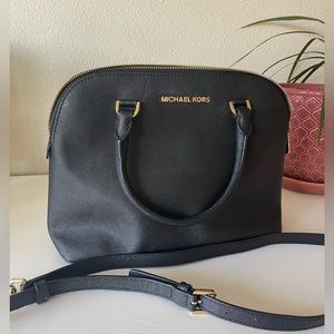 MICHAEL KORS BLACK SHOULDER BAG